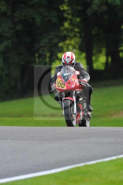 Motorcycle action photographs;cadwell;cadwell park photographs;event digital images;eventdigitalimages;motor racing louth lincolnshire;no limits trackday;peter wileman photography;trackday;trackday digital images;trackday photos