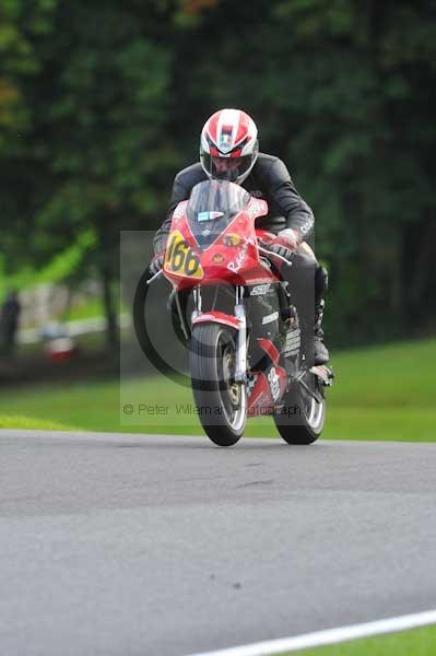 Motorcycle action photographs;cadwell;cadwell park photographs;event digital images;eventdigitalimages;motor racing louth lincolnshire;no limits trackday;peter wileman photography;trackday;trackday digital images;trackday photos