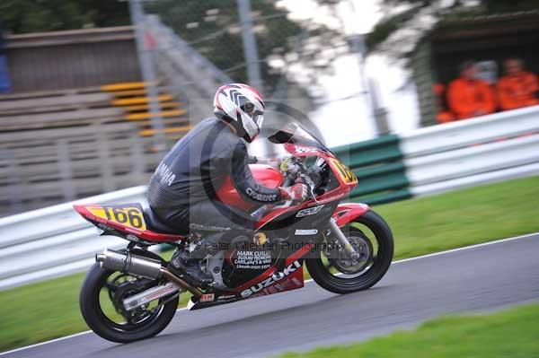 Motorcycle action photographs;cadwell;cadwell park photographs;event digital images;eventdigitalimages;motor racing louth lincolnshire;no limits trackday;peter wileman photography;trackday;trackday digital images;trackday photos