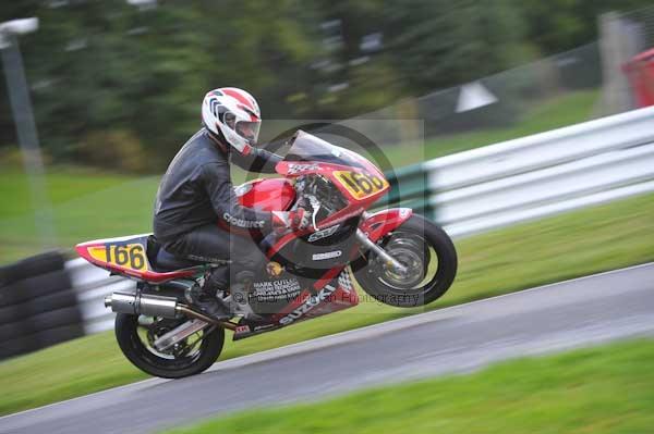 Motorcycle action photographs;cadwell;cadwell park photographs;event digital images;eventdigitalimages;motor racing louth lincolnshire;no limits trackday;peter wileman photography;trackday;trackday digital images;trackday photos