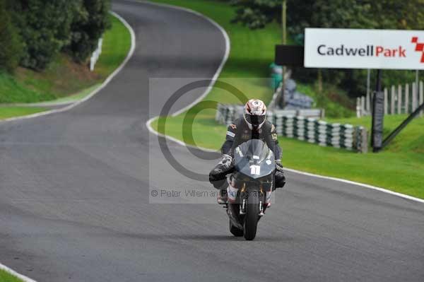 Motorcycle action photographs;cadwell;cadwell park photographs;event digital images;eventdigitalimages;motor racing louth lincolnshire;no limits trackday;peter wileman photography;trackday;trackday digital images;trackday photos