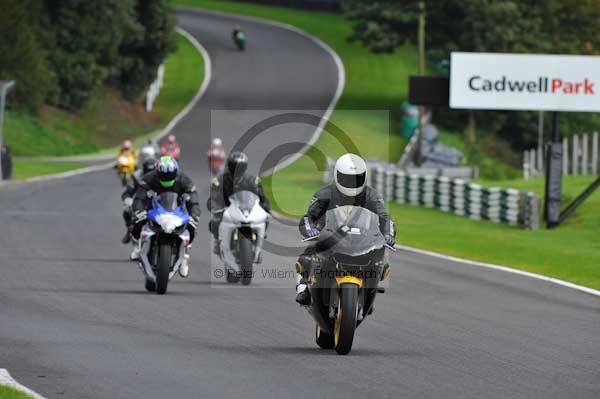 Motorcycle action photographs;cadwell;cadwell park photographs;event digital images;eventdigitalimages;motor racing louth lincolnshire;no limits trackday;peter wileman photography;trackday;trackday digital images;trackday photos