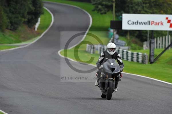 Motorcycle action photographs;cadwell;cadwell park photographs;event digital images;eventdigitalimages;motor racing louth lincolnshire;no limits trackday;peter wileman photography;trackday;trackday digital images;trackday photos