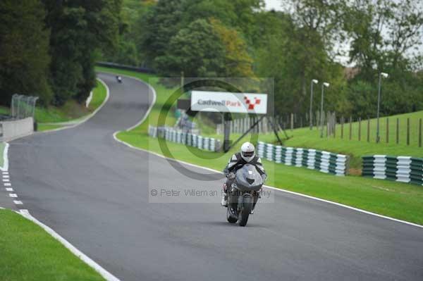 Motorcycle action photographs;cadwell;cadwell park photographs;event digital images;eventdigitalimages;motor racing louth lincolnshire;no limits trackday;peter wileman photography;trackday;trackday digital images;trackday photos