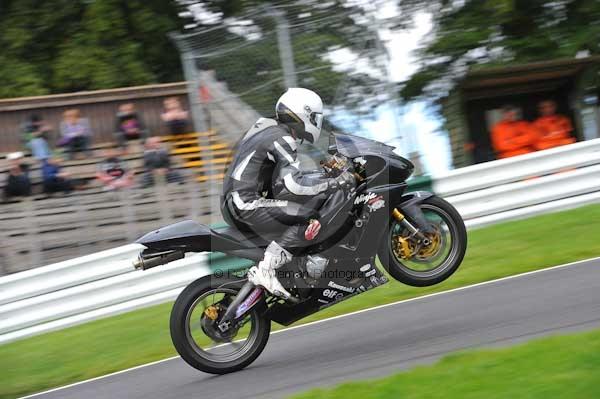 Motorcycle action photographs;cadwell;cadwell park photographs;event digital images;eventdigitalimages;motor racing louth lincolnshire;no limits trackday;peter wileman photography;trackday;trackday digital images;trackday photos