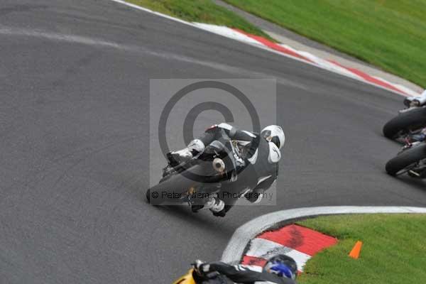 Motorcycle action photographs;cadwell;cadwell park photographs;event digital images;eventdigitalimages;motor racing louth lincolnshire;no limits trackday;peter wileman photography;trackday;trackday digital images;trackday photos