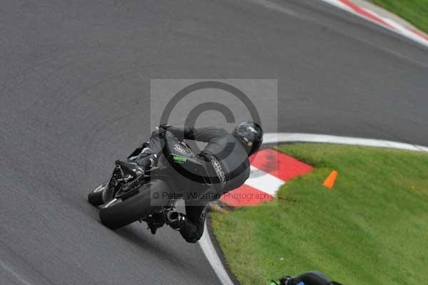 Motorcycle action photographs;cadwell;cadwell park photographs;event digital images;eventdigitalimages;motor racing louth lincolnshire;no limits trackday;peter wileman photography;trackday;trackday digital images;trackday photos