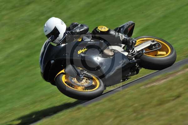 Motorcycle action photographs;cadwell;cadwell park photographs;event digital images;eventdigitalimages;motor racing louth lincolnshire;no limits trackday;peter wileman photography;trackday;trackday digital images;trackday photos