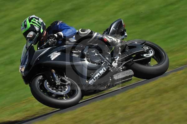 Motorcycle action photographs;cadwell;cadwell park photographs;event digital images;eventdigitalimages;motor racing louth lincolnshire;no limits trackday;peter wileman photography;trackday;trackday digital images;trackday photos