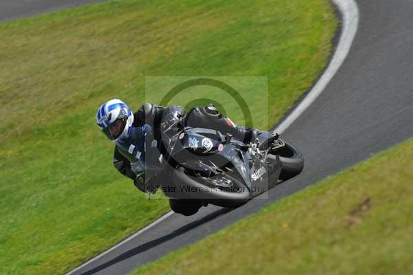 Motorcycle action photographs;cadwell;cadwell park photographs;event digital images;eventdigitalimages;motor racing louth lincolnshire;no limits trackday;peter wileman photography;trackday;trackday digital images;trackday photos