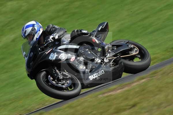 Motorcycle action photographs;cadwell;cadwell park photographs;event digital images;eventdigitalimages;motor racing louth lincolnshire;no limits trackday;peter wileman photography;trackday;trackday digital images;trackday photos