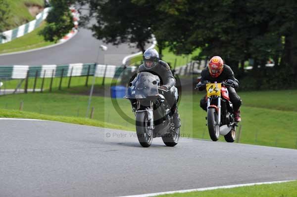 Motorcycle action photographs;cadwell;cadwell park photographs;event digital images;eventdigitalimages;motor racing louth lincolnshire;no limits trackday;peter wileman photography;trackday;trackday digital images;trackday photos