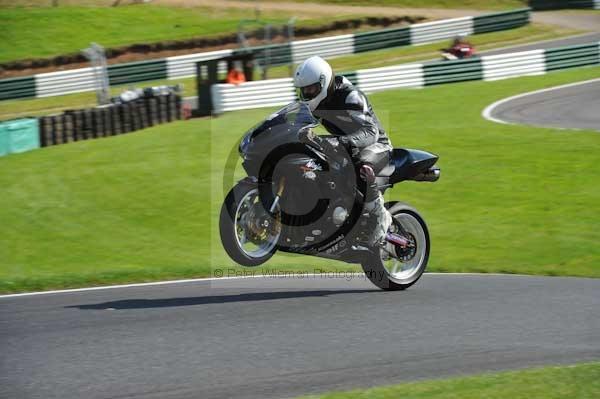 Motorcycle action photographs;cadwell;cadwell park photographs;event digital images;eventdigitalimages;motor racing louth lincolnshire;no limits trackday;peter wileman photography;trackday;trackday digital images;trackday photos