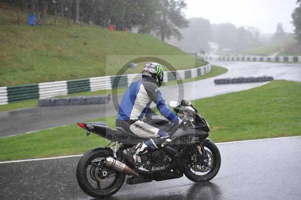 Motorcycle action photographs;cadwell;cadwell park photographs;event digital images;eventdigitalimages;motor racing louth lincolnshire;no limits trackday;peter wileman photography;trackday;trackday digital images;trackday photos