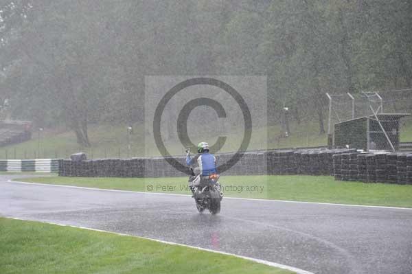 Motorcycle action photographs;cadwell;cadwell park photographs;event digital images;eventdigitalimages;motor racing louth lincolnshire;no limits trackday;peter wileman photography;trackday;trackday digital images;trackday photos