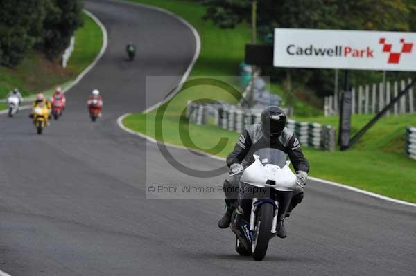 Motorcycle action photographs;cadwell;cadwell park photographs;event digital images;eventdigitalimages;motor racing louth lincolnshire;no limits trackday;peter wileman photography;trackday;trackday digital images;trackday photos