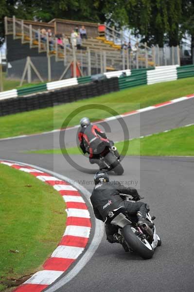 Motorcycle action photographs;cadwell;cadwell park photographs;event digital images;eventdigitalimages;motor racing louth lincolnshire;no limits trackday;peter wileman photography;trackday;trackday digital images;trackday photos