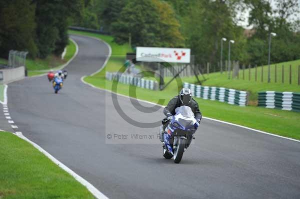 Motorcycle action photographs;cadwell;cadwell park photographs;event digital images;eventdigitalimages;motor racing louth lincolnshire;no limits trackday;peter wileman photography;trackday;trackday digital images;trackday photos