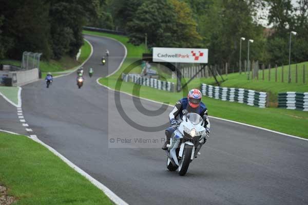 Motorcycle action photographs;cadwell;cadwell park photographs;event digital images;eventdigitalimages;motor racing louth lincolnshire;no limits trackday;peter wileman photography;trackday;trackday digital images;trackday photos