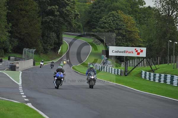 Motorcycle action photographs;cadwell;cadwell park photographs;event digital images;eventdigitalimages;motor racing louth lincolnshire;no limits trackday;peter wileman photography;trackday;trackday digital images;trackday photos