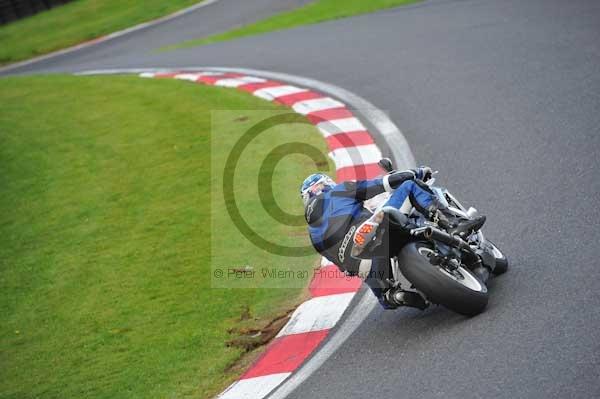 Motorcycle action photographs;cadwell;cadwell park photographs;event digital images;eventdigitalimages;motor racing louth lincolnshire;no limits trackday;peter wileman photography;trackday;trackday digital images;trackday photos