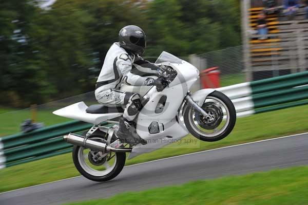 Motorcycle action photographs;cadwell;cadwell park photographs;event digital images;eventdigitalimages;motor racing louth lincolnshire;no limits trackday;peter wileman photography;trackday;trackday digital images;trackday photos