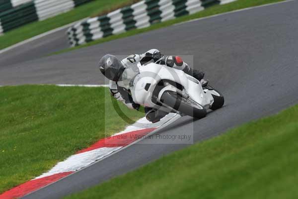 Motorcycle action photographs;cadwell;cadwell park photographs;event digital images;eventdigitalimages;motor racing louth lincolnshire;no limits trackday;peter wileman photography;trackday;trackday digital images;trackday photos