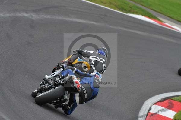 Motorcycle action photographs;cadwell;cadwell park photographs;event digital images;eventdigitalimages;motor racing louth lincolnshire;no limits trackday;peter wileman photography;trackday;trackday digital images;trackday photos