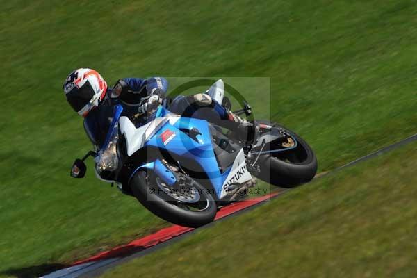 Motorcycle action photographs;cadwell;cadwell park photographs;event digital images;eventdigitalimages;motor racing louth lincolnshire;no limits trackday;peter wileman photography;trackday;trackday digital images;trackday photos