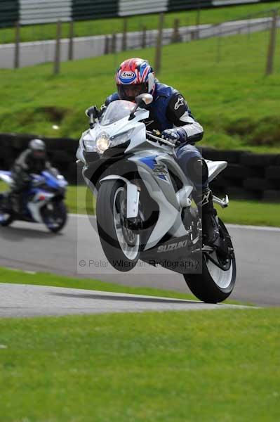 Motorcycle action photographs;cadwell;cadwell park photographs;event digital images;eventdigitalimages;motor racing louth lincolnshire;no limits trackday;peter wileman photography;trackday;trackday digital images;trackday photos