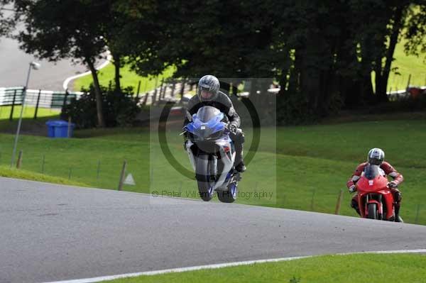 Motorcycle action photographs;cadwell;cadwell park photographs;event digital images;eventdigitalimages;motor racing louth lincolnshire;no limits trackday;peter wileman photography;trackday;trackday digital images;trackday photos