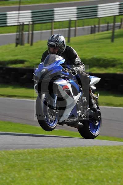 Motorcycle action photographs;cadwell;cadwell park photographs;event digital images;eventdigitalimages;motor racing louth lincolnshire;no limits trackday;peter wileman photography;trackday;trackday digital images;trackday photos