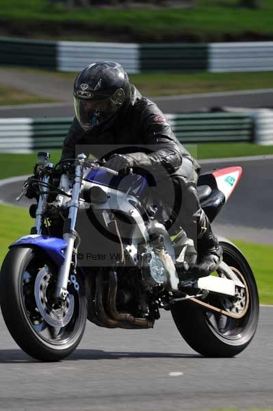 Motorcycle action photographs;cadwell;cadwell park photographs;event digital images;eventdigitalimages;motor racing louth lincolnshire;no limits trackday;peter wileman photography;trackday;trackday digital images;trackday photos