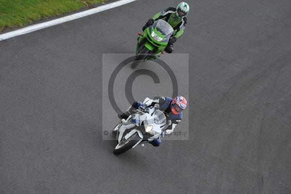 Motorcycle action photographs;cadwell;cadwell park photographs;event digital images;eventdigitalimages;motor racing louth lincolnshire;no limits trackday;peter wileman photography;trackday;trackday digital images;trackday photos