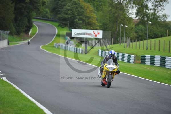 Motorcycle action photographs;cadwell;cadwell park photographs;event digital images;eventdigitalimages;motor racing louth lincolnshire;no limits trackday;peter wileman photography;trackday;trackday digital images;trackday photos