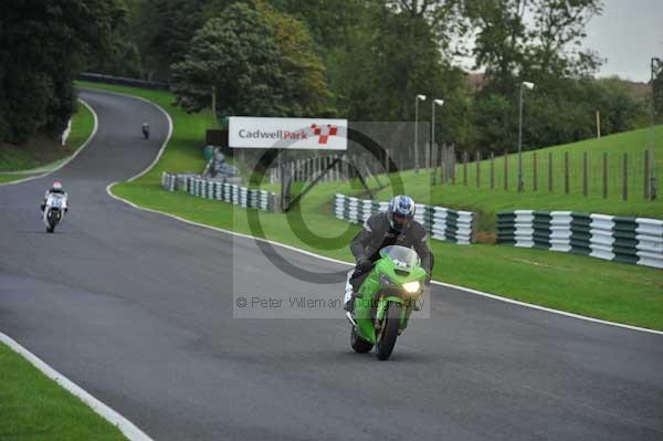 Motorcycle action photographs;cadwell;cadwell park photographs;event digital images;eventdigitalimages;motor racing louth lincolnshire;no limits trackday;peter wileman photography;trackday;trackday digital images;trackday photos