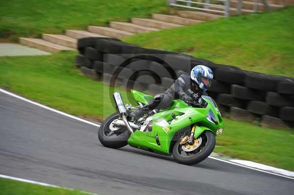 Motorcycle action photographs;cadwell;cadwell park photographs;event digital images;eventdigitalimages;motor racing louth lincolnshire;no limits trackday;peter wileman photography;trackday;trackday digital images;trackday photos