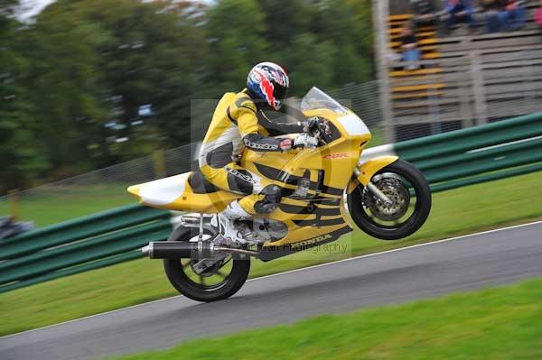 Motorcycle action photographs;cadwell;cadwell park photographs;event digital images;eventdigitalimages;motor racing louth lincolnshire;no limits trackday;peter wileman photography;trackday;trackday digital images;trackday photos