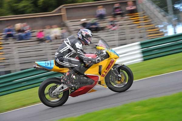 Motorcycle action photographs;cadwell;cadwell park photographs;event digital images;eventdigitalimages;motor racing louth lincolnshire;no limits trackday;peter wileman photography;trackday;trackday digital images;trackday photos