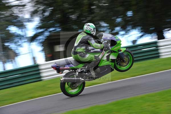 Motorcycle action photographs;cadwell;cadwell park photographs;event digital images;eventdigitalimages;motor racing louth lincolnshire;no limits trackday;peter wileman photography;trackday;trackday digital images;trackday photos