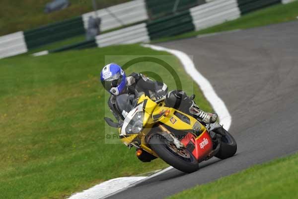 Motorcycle action photographs;cadwell;cadwell park photographs;event digital images;eventdigitalimages;motor racing louth lincolnshire;no limits trackday;peter wileman photography;trackday;trackday digital images;trackday photos