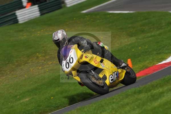 Motorcycle action photographs;cadwell;cadwell park photographs;event digital images;eventdigitalimages;motor racing louth lincolnshire;no limits trackday;peter wileman photography;trackday;trackday digital images;trackday photos