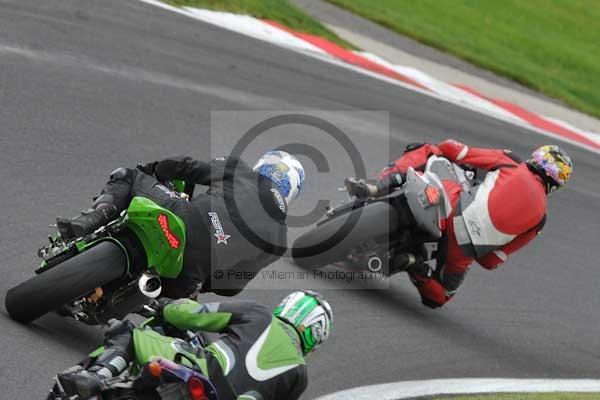 Motorcycle action photographs;cadwell;cadwell park photographs;event digital images;eventdigitalimages;motor racing louth lincolnshire;no limits trackday;peter wileman photography;trackday;trackday digital images;trackday photos