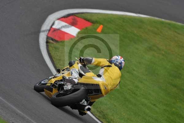 Motorcycle action photographs;cadwell;cadwell park photographs;event digital images;eventdigitalimages;motor racing louth lincolnshire;no limits trackday;peter wileman photography;trackday;trackday digital images;trackday photos