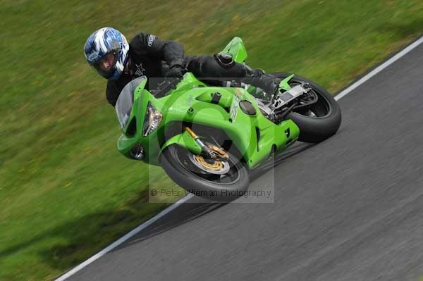 Motorcycle action photographs;cadwell;cadwell park photographs;event digital images;eventdigitalimages;motor racing louth lincolnshire;no limits trackday;peter wileman photography;trackday;trackday digital images;trackday photos