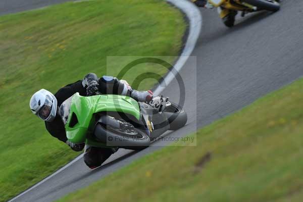 Motorcycle action photographs;cadwell;cadwell park photographs;event digital images;eventdigitalimages;motor racing louth lincolnshire;no limits trackday;peter wileman photography;trackday;trackday digital images;trackday photos