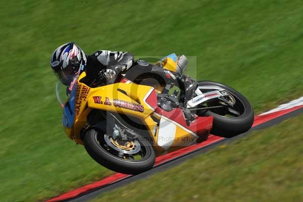 Motorcycle action photographs;cadwell;cadwell park photographs;event digital images;eventdigitalimages;motor racing louth lincolnshire;no limits trackday;peter wileman photography;trackday;trackday digital images;trackday photos