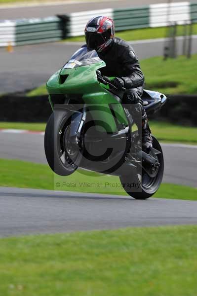 Motorcycle action photographs;cadwell;cadwell park photographs;event digital images;eventdigitalimages;motor racing louth lincolnshire;no limits trackday;peter wileman photography;trackday;trackday digital images;trackday photos