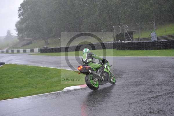 Motorcycle action photographs;cadwell;cadwell park photographs;event digital images;eventdigitalimages;motor racing louth lincolnshire;no limits trackday;peter wileman photography;trackday;trackday digital images;trackday photos