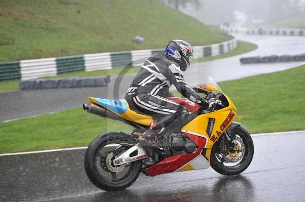 Motorcycle action photographs;cadwell;cadwell park photographs;event digital images;eventdigitalimages;motor racing louth lincolnshire;no limits trackday;peter wileman photography;trackday;trackday digital images;trackday photos